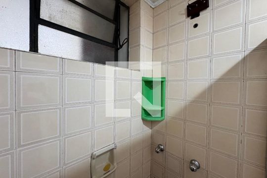 Banheiro de apartamento à venda com 1 quarto, 55m² em Centro, São Leopoldo