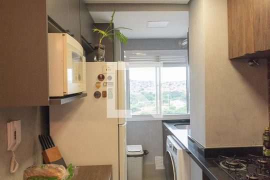 Cozinha de apartamento para alugar com 2 quartos, 48m² em Jardim Samambaia, Campinas