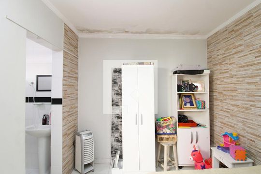 Suíte de casa à venda com 4 quartos, 129m² em Vila Sabrina, São Paulo