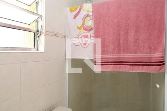 Banheiro Social de casa à venda com 4 quartos, 129m² em Vila Sabrina, São Paulo