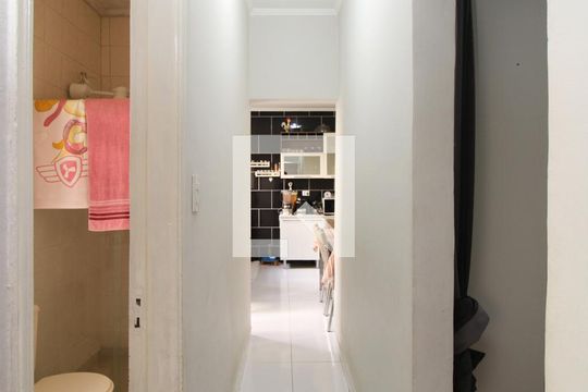Corredor de casa à venda com 4 quartos, 129m² em Vila Sabrina, São Paulo