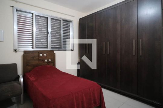 Quarto 2 de casa à venda com 6 quartos, 220m² em Cidade Líder, São Paulo