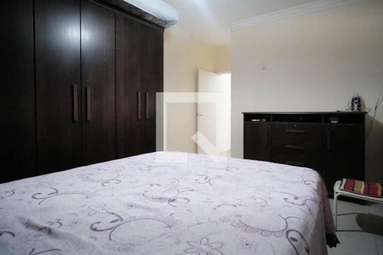 Quarto 1 de casa à venda com 6 quartos, 220m² em Cidade Líder, São Paulo