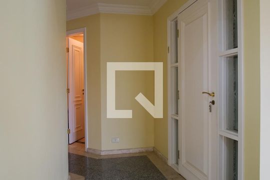 Entrada de apartamento à venda com 3 quartos, 200m² em Tatuapé, São Paulo