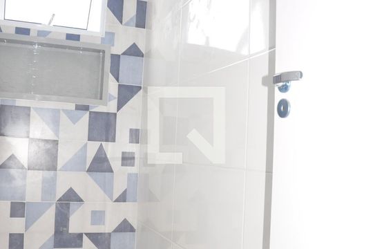 Banheiro Social de apartamento à venda com 2 quartos, 38m² em Vila Pereira Cerca, São Paulo