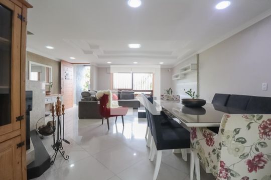 Sala de casa à venda com 3 quartos, 218m² em Jardim America, São Leopoldo