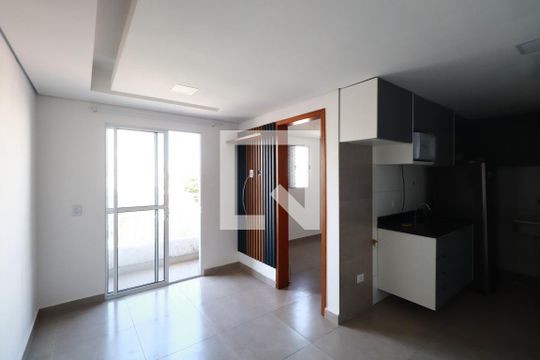 Sala de apartamento para alugar com 2 quartos, 46m² em Vila Esperança, São Paulo