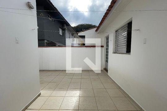 Quintal de casa à venda com 3 quartos, 200m² em Instituto de Previdencia, São Paulo