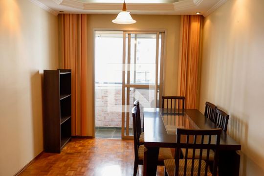 Sala de apartamento para alugar com 3 quartos, 70m² em Continental, Osasco