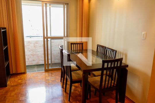 Sala de apartamento para alugar com 3 quartos, 70m² em Continental, Osasco