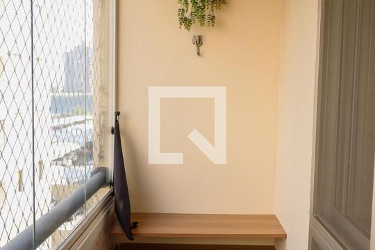 Sacada de apartamento para alugar com 3 quartos, 70m² em Continental, Osasco