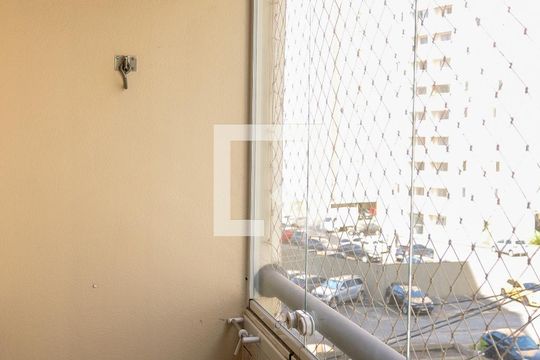 Sacada de apartamento para alugar com 3 quartos, 70m² em Continental, Osasco