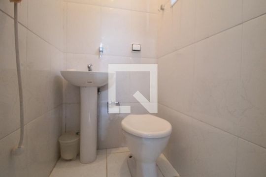 Banheiro de Serviço de casa à venda com 3 quartos, 220m² em Jardim Umuarama, São Paulo