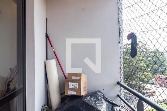 Sacada de apartamento à venda com 2 quartos, 50m² em Vila Carmosina, São Paulo