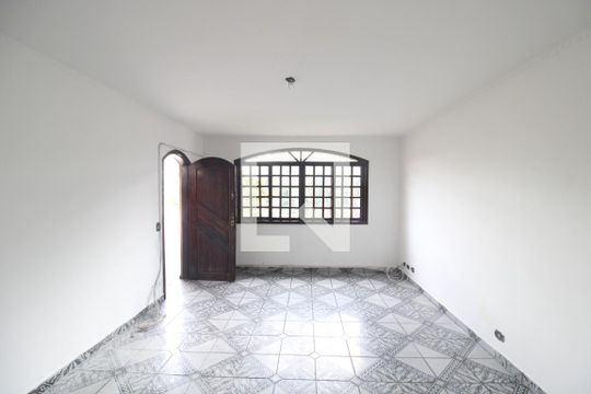 Casa para alugar com 3 quartos, 165m² em Jardim Sonia, São Paulo