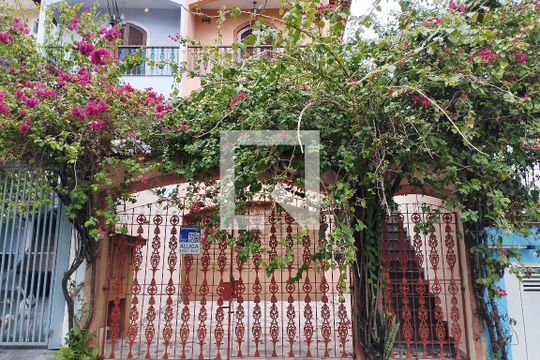 Fachada e Placa de casa para alugar com 3 quartos, 165m² em Jardim Sonia, São Paulo