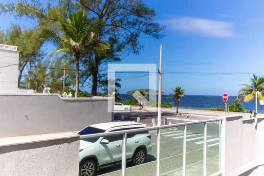 Vista/Sacada/Sala de apartamento à venda com 2 quartos, 98m² em Piratininga, Niterói