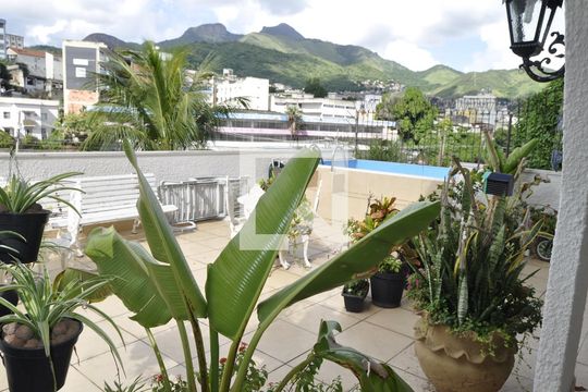 Área Externa de casa para alugar com 3 quartos, 100m² em Engenho de Dentro, Rio de Janeiro