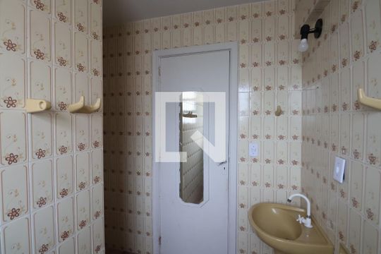 Banheiro de apartamento à venda com 1 quarto, 35m² em Centro, Canoas