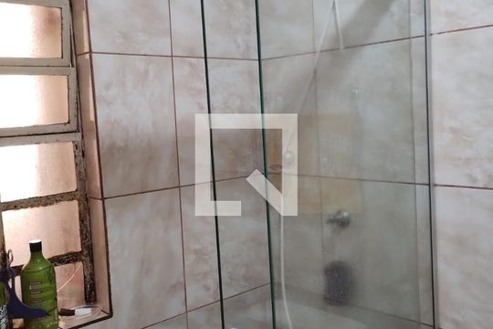 Banheiro de apartamento à venda com 1 quarto, 40m² em Morro Santana, Porto Alegre
