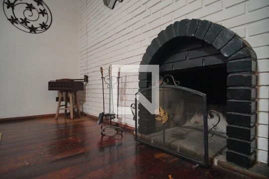 lareira de casa para alugar com 3 quartos, 271m² em Boa Vista, Novo Hamburgo