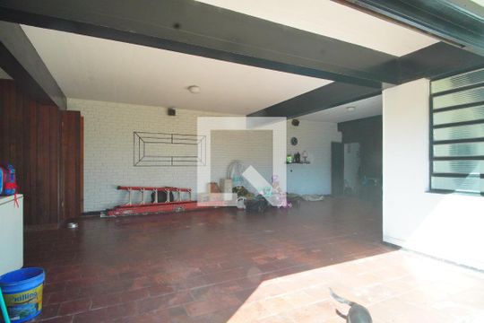 Garagem de casa para alugar com 3 quartos, 271m² em Boa Vista, Novo Hamburgo
