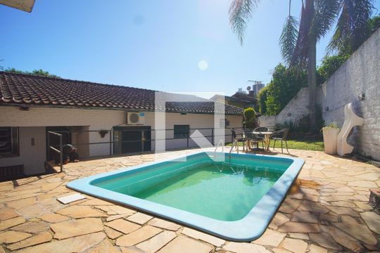 Piscina de casa para alugar com 3 quartos, 271m² em Boa Vista, Novo Hamburgo