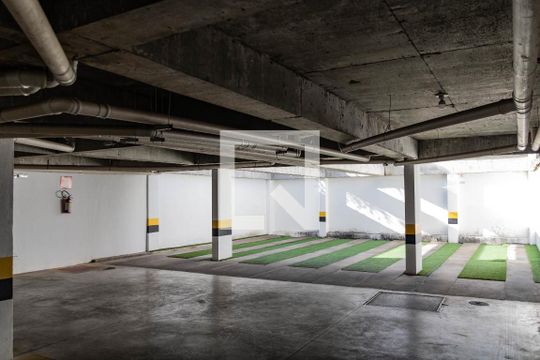 Garagem de apartamento para alugar com 2 quartos, 62m² em Alto Caiçaras, Belo Horizonte