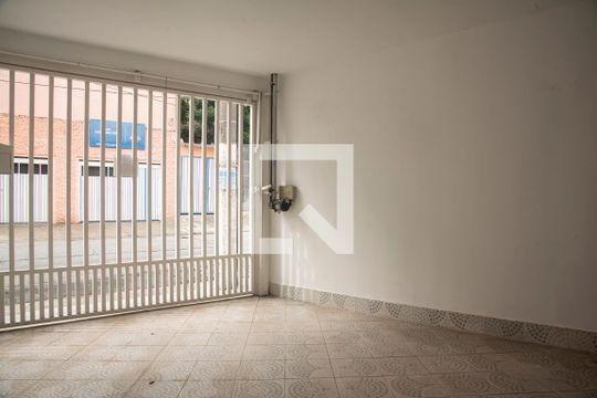 Garagem de casa à venda com 2 quartos, 141m² em Vila da Saúde, São Paulo