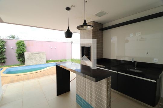 Varanda de casa para alugar com 4 quartos, 245m² em Vigilato Pereira, Uberlândia