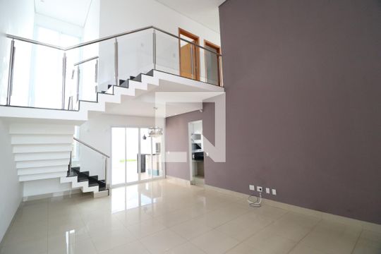 Casa para alugar com 4 quartos, 245m² em Vigilato Pereira, Uberlândia