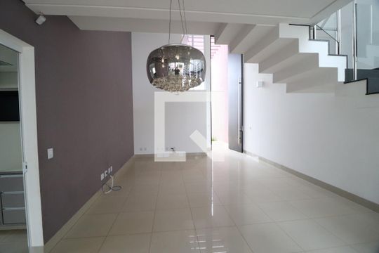 Sala de casa para alugar com 4 quartos, 245m² em Vigilato Pereira, Uberlândia