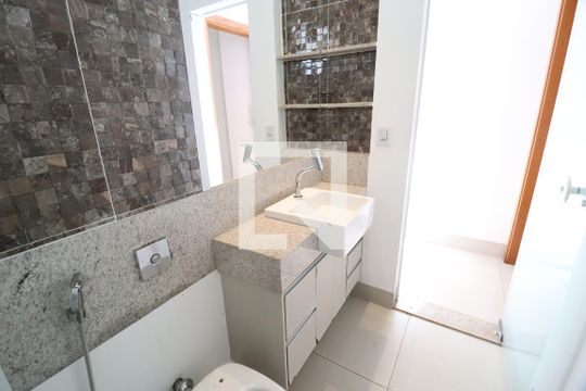 Banheiro Social de casa para alugar com 4 quartos, 245m² em Vigilato Pereira, Uberlândia