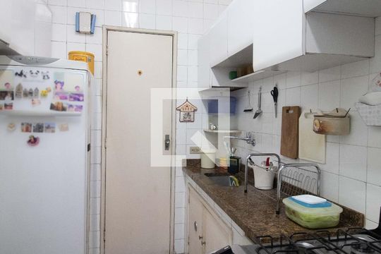 Cozinha de apartamento para alugar com 3 quartos, 72m² em Lagoa, Rio de Janeiro