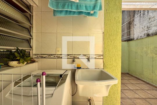 Lavanderia  de apartamento à venda com 2 quartos, 64m² em Jardim Santo Antônio, Santo André