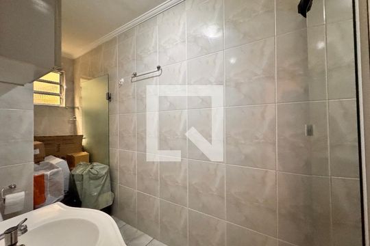 Banheiro de apartamento à venda com 2 quartos, 64m² em Jardim Santo Antônio, Santo André