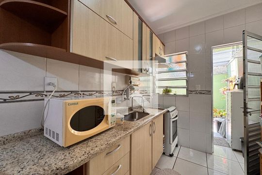 Cozinha de apartamento à venda com 2 quartos, 64m² em Jardim Santo Antônio, Santo André