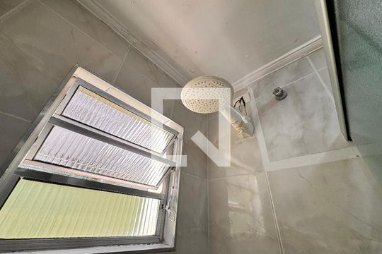 Banheiro da suíte de apartamento à venda com 2 quartos, 64m² em Jardim Santo Antônio, Santo André
