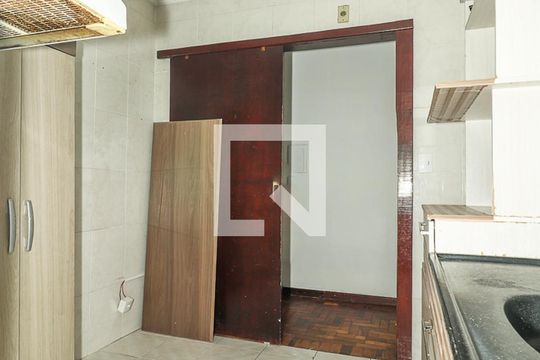 Cozinha de apartamento à venda com 2 quartos, 69m² em Navegantes, Porto Alegre