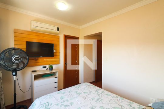Suíte de apartamento à venda com 3 quartos, 89m² em Nonoai, Porto Alegre