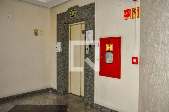 Área comum de apartamento à venda com 1 quarto, 98m² em Tristeza, Porto Alegre
