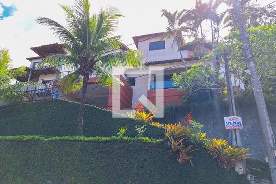 Fachada de casa de condomínio à venda com 4 quartos, 180m² em Badu, Niterói