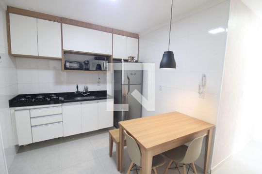 Cozinha de apartamento à venda com 2 quartos, 49m² em Santa Teresinha, São Paulo