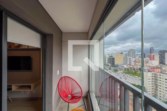 Varanda de kitnet/studio para alugar com 1 quarto, 24m² em Liberdade, São Paulo