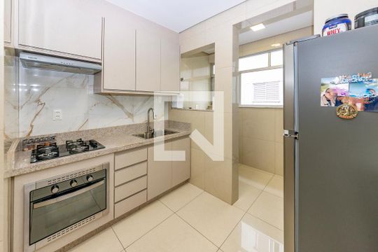 Cozinha de apartamento à venda com 2 quartos, 66m² em Buritis, Belo Horizonte