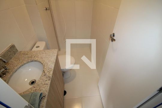 Banheiro de kitnet/studio para alugar com 1 quarto, 26m² em Tucuruvi, São Paulo
