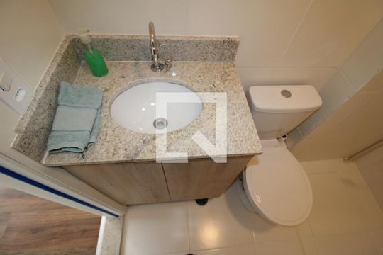 Banheiro de kitnet/studio para alugar com 1 quarto, 26m² em Tucuruvi, São Paulo
