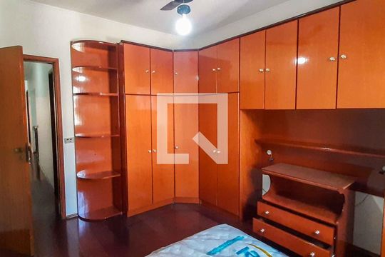 Quarto 1 de casa para alugar com 3 quartos, 232m² em Km 18, Osasco