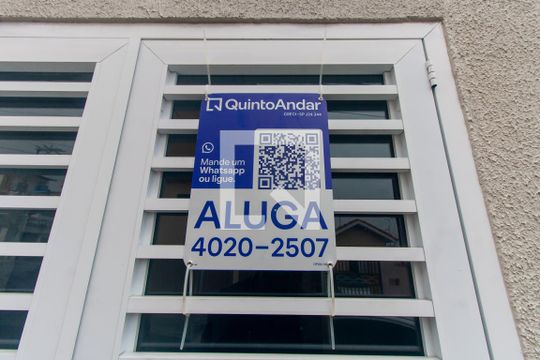 Placa Instalada de kitnet/studio para alugar com 1 quarto, 38m² em Vila Alpina, São Paulo