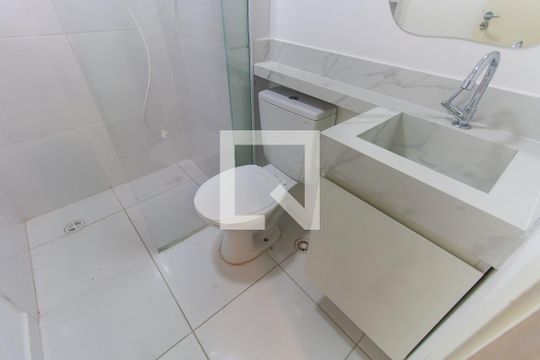 Banheiro de kitnet/studio para alugar com 1 quarto, 38m² em Vila Alpina, São Paulo